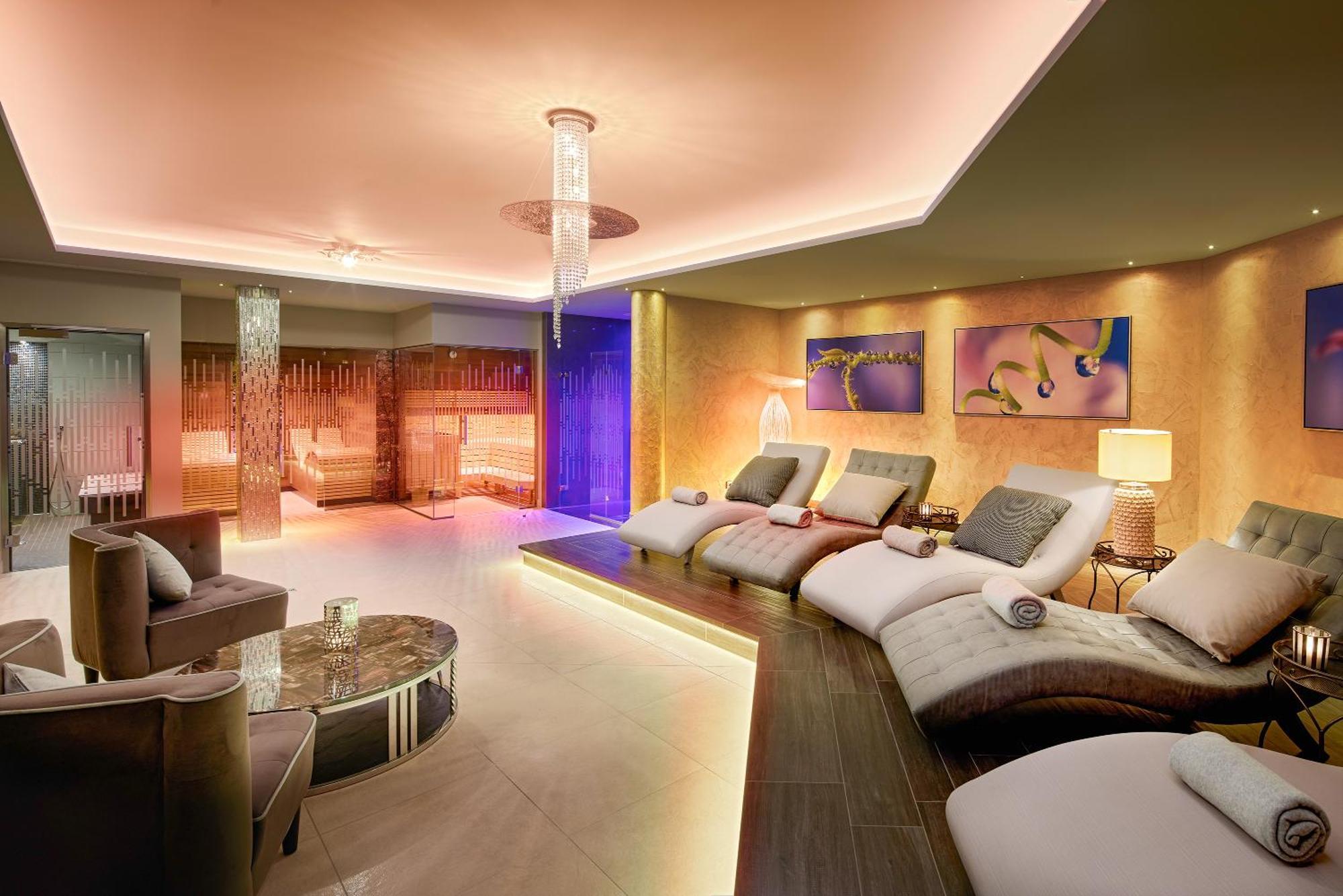 Wellness- & Sporthotel Jagdhof Рёрнбах Экстерьер фото